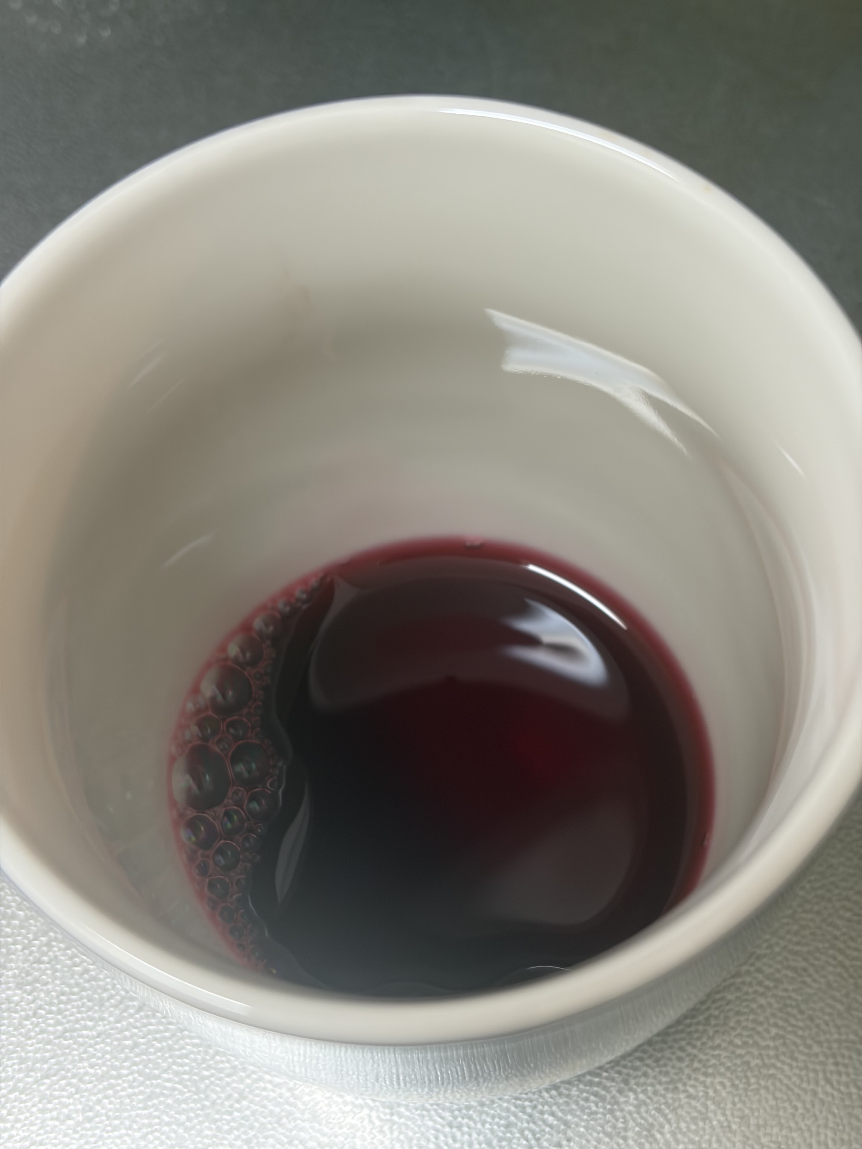 カップに注いだ美酢 ざくろ
