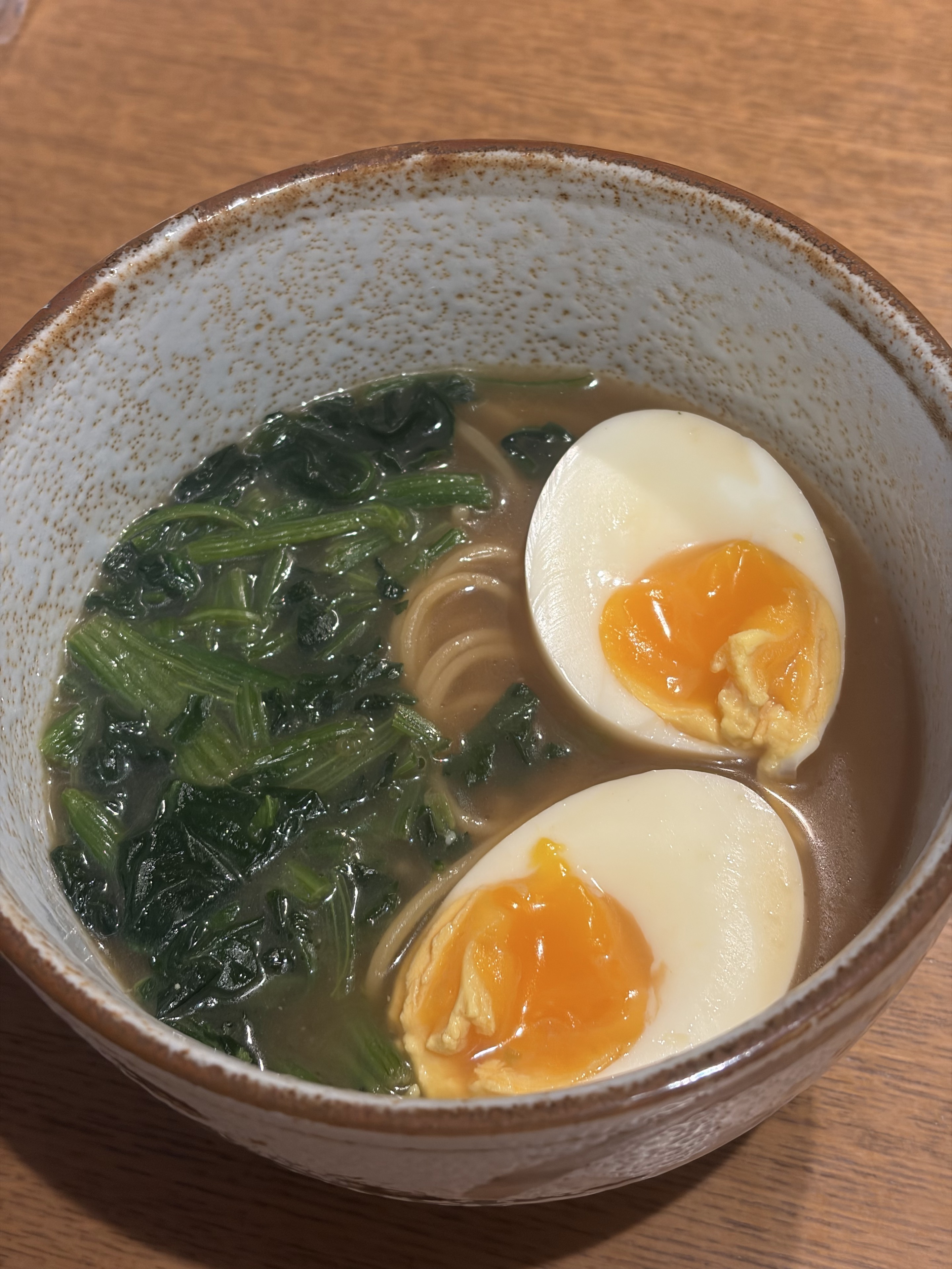 ゼンブラーメン醤油味は、ツルッと噛みごたえある麺だった